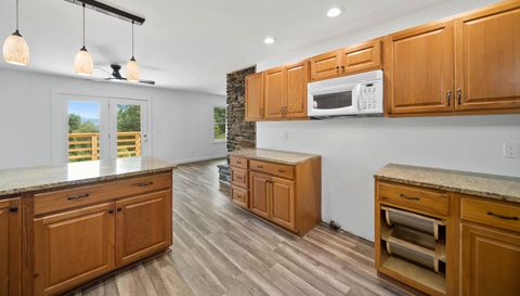 1218 Sweet Creek Rd