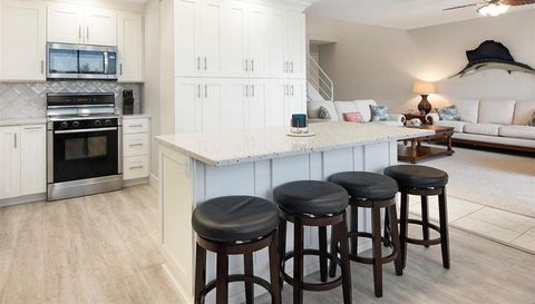 557 PINELLAS BAYWAY S