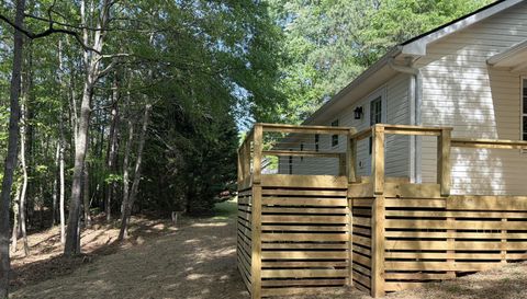115 Richard St