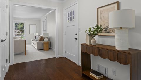 314 Lamplighter Ln SE