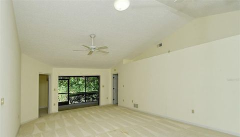 4635 Oak Forest