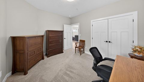 698 Shardlow Place NE