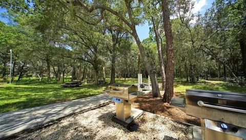 1400 GANDY BOULEVARD N