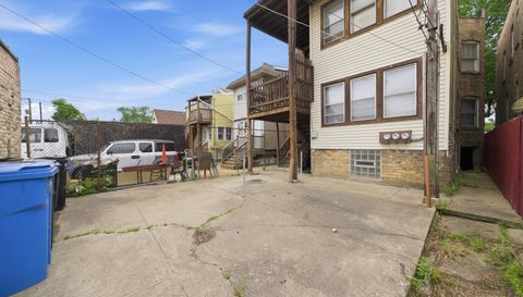 830 N DRAKE Avenue