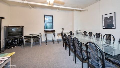 1824 N Lincoln Park West