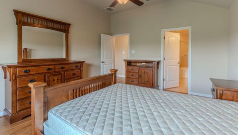 6906 Cedar Breeze