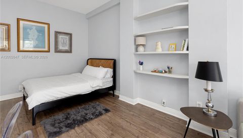 2421 Lake Pancoast Dr