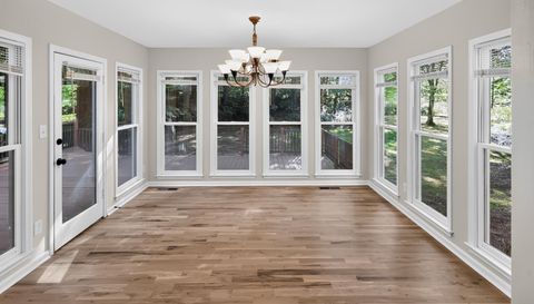 2240 Whispering Pines Ln