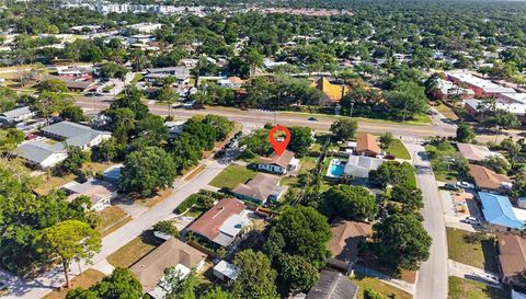 233 NW MADISON CIRCLE N