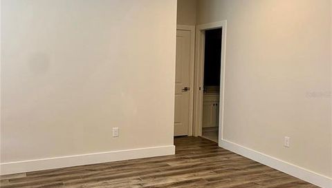 3126 W AZEELE STREET