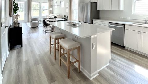 522 Aurora Wy