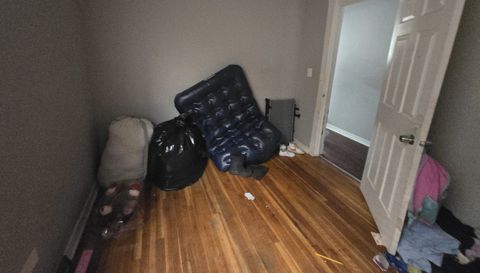 6738 S Prairie Avenue