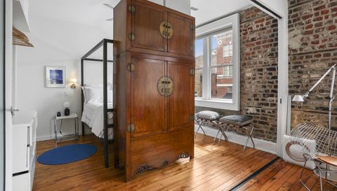 204 W Broughton St,