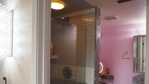 880 Rue De La Paix