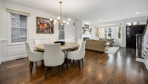 1303 W Schubert Avenue