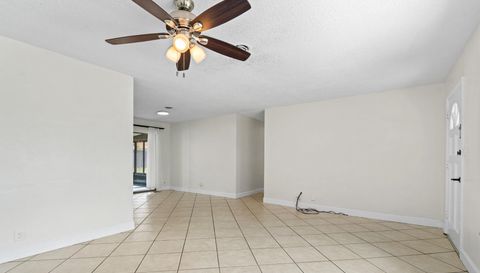 522 Wilshire Dr