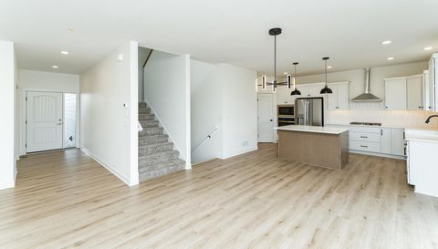 1816 Robinson Lane NE