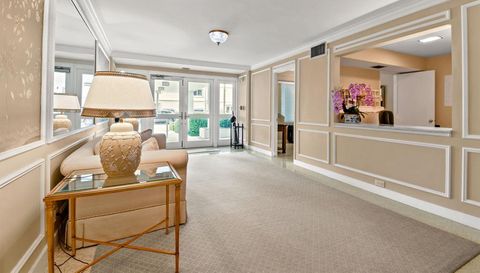 455 Australian Avenue