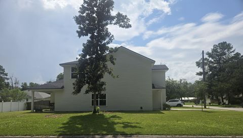 1405 Center St