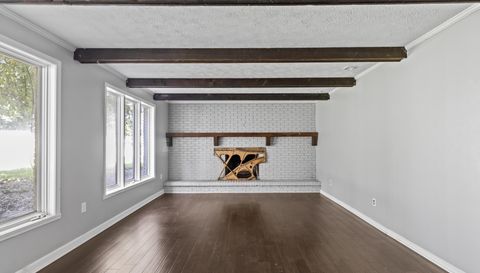 272 Canterbury Dr