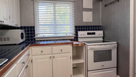 12 S UNIVERSITY CIRCLE