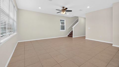9426 Lamine Wy
