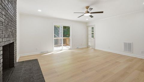 8 Overlook Ct