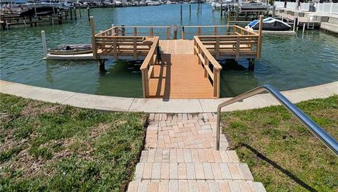 255 Dolphin Point