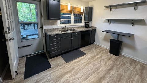 1803 White Oak Hollow NE