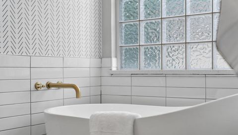 807 Clarence Bohls LN