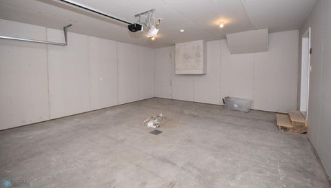 2387 Eagle Valley Drive S