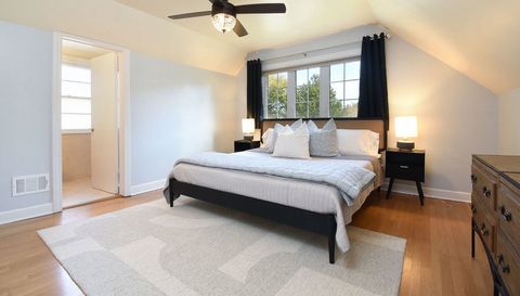 736 S Ashland Avenue