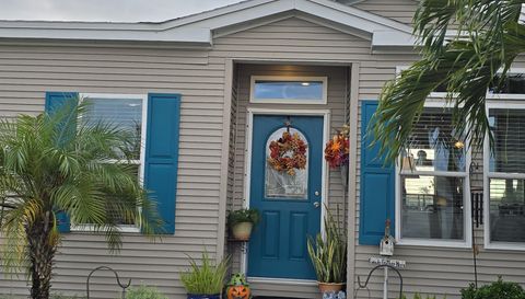 3925 Manatee Club Dr