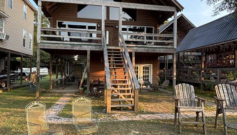 470 Sandpiper Dr