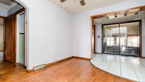 913 E Chain Of Rocks Road