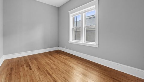 1658 W Nelson Street