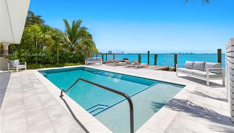 1930 Bay Dr Second Level Un