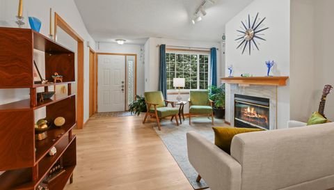 9949 Tamarack Cove
