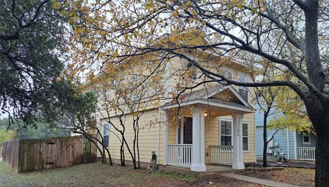 2205 Melissa Oaks LN