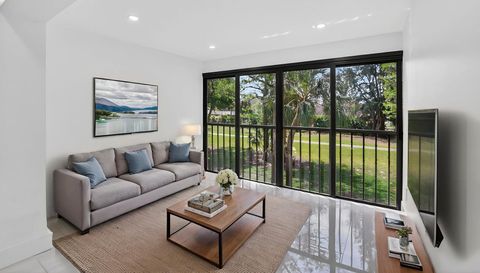 9272 Vista Del Lago