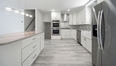 5864 N Oval