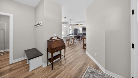 698 Shardlow Place NE