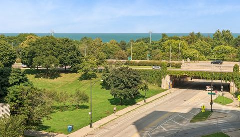 5555 N Sheridan Road