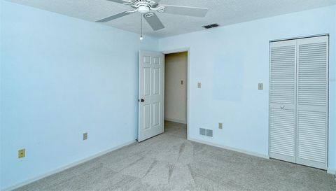 4635 Oak Forest