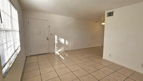 302 S SPRING GARDEN AVENUE