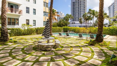 2421 Lake Pancoast Dr