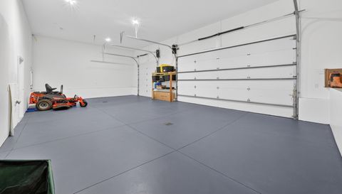 2252 Applegrove St NE