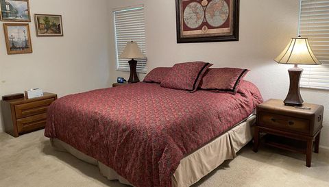 6037 Rossmoor Lakes Court