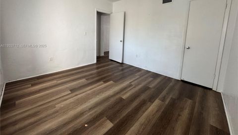 251 Hibiscus Dr