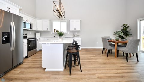 2387 Eagle Valley Drive S